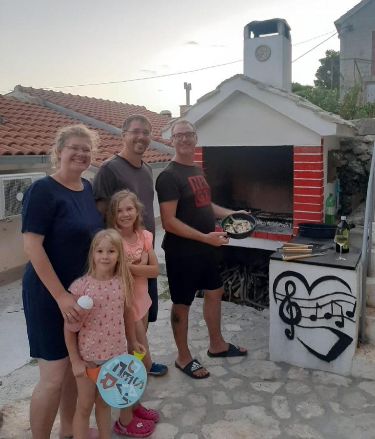 Vila Kuca Za Odmor Leptiric Pisak Exteriér fotografie