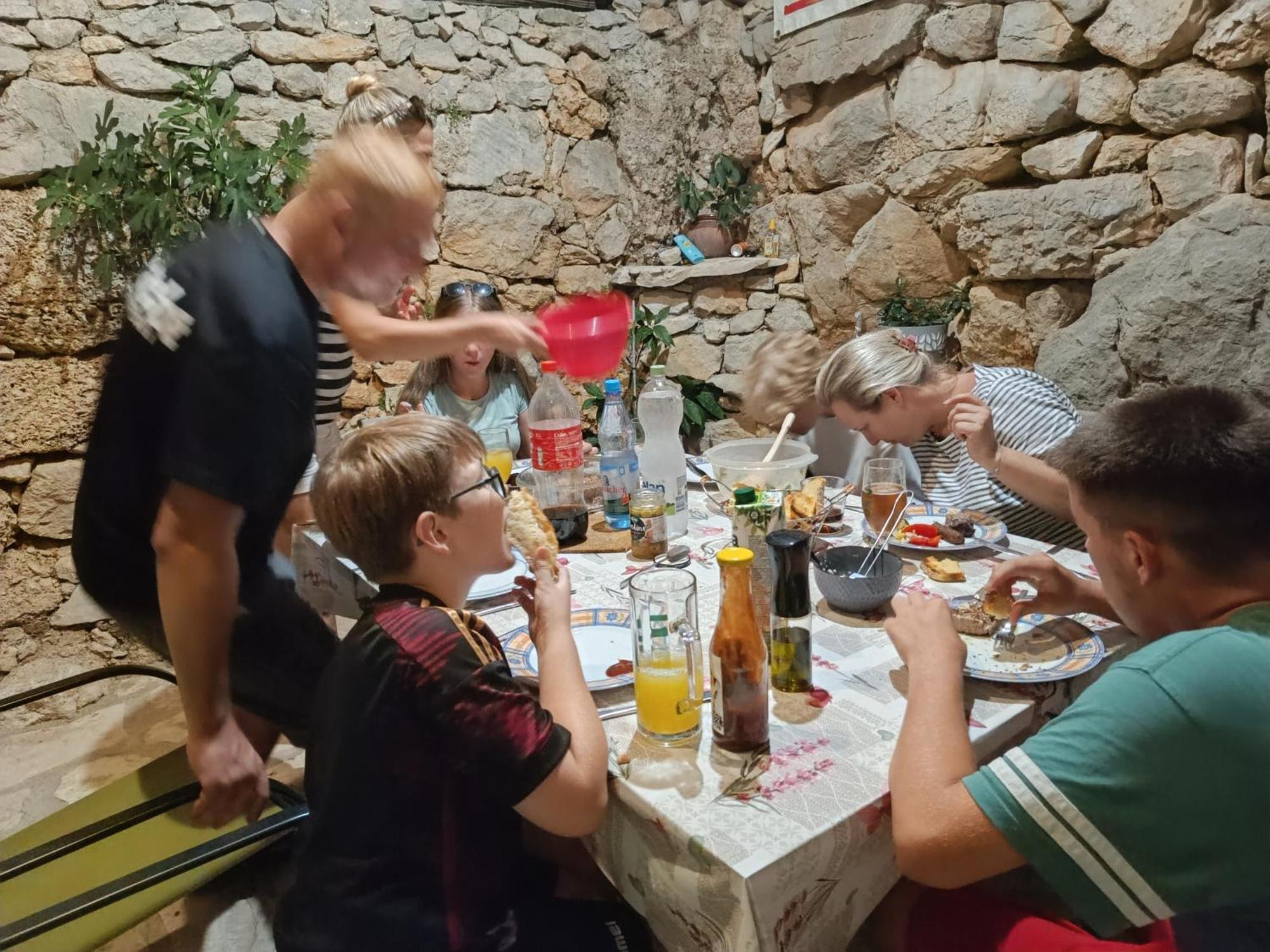 Vila Kuca Za Odmor Leptiric Pisak Exteriér fotografie